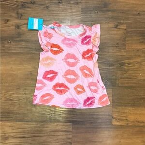 Posh Peanut Kisses Lips Shoet Sleeve Shirt